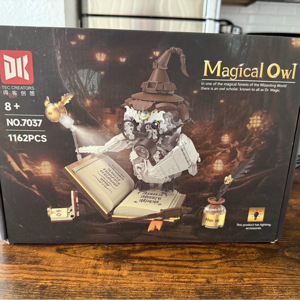 Legos: wizarding world of Harry Potter magic light up owl